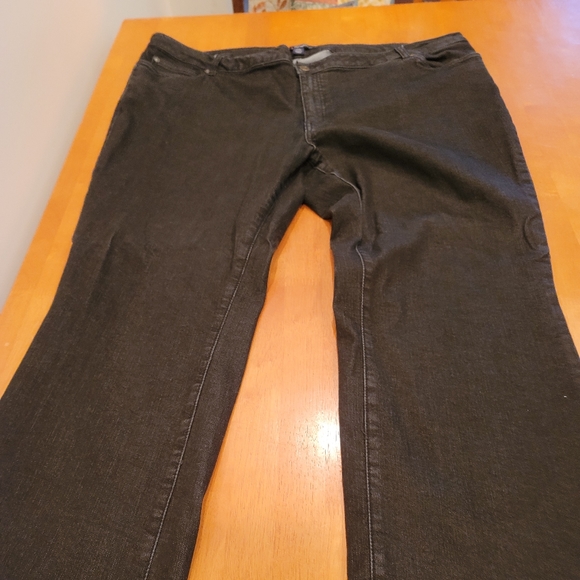 New! Ladies jeans - Picture 1 of 3